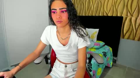 Snapshot of sammanta_18 chatting on 11-15-25, 04:32 Samantha online show from 11-15-25, 04:32