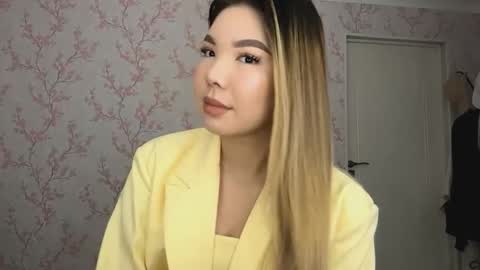 Snapshot of sammiesilvis chatting on 02-24-26, 09:18 Elina online show from 02-24-26, 09:18