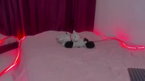 Snapshot of sammy_and_mike_ls chatting on 11-06-25, 11:00 Sophie y Mark online show from 11-06-25, 11:00