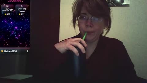 Snapshot of sammy_lyn chatting on 12-15-25, 06:01 Sam online show from 12-15-25, 06:01