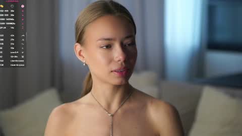 Vivienne online show from 06-17-26, 02:58