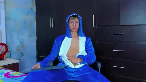 Snapshot of sammysex_ chatting on 11-29-25, 07:00 SAMMY online show from 11-29-25, 07:00