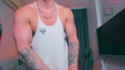 Snapshot of samuel_andrew chatting on 02-21-25, 04:51 Samuel online show from 02-21-25, 04:51