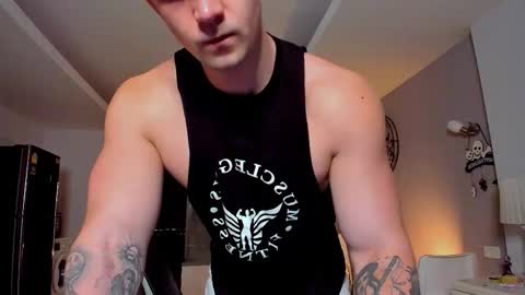 Snapshot of samuel_andrew chatting on 11-25-25, 02:33 Samuel online show from 11-25-25, 02:33