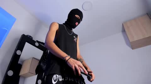   online show from 10-06-25, 12:41