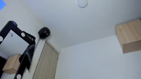   online show from 11-26-25, 05:19