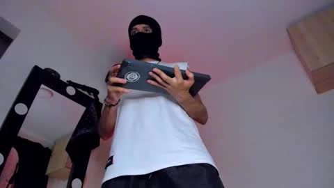   online show from 12-19-25, 01:34