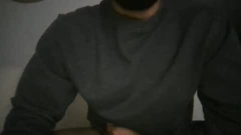 Snapshot of samwise2418 chatting on 12-06-24, 06:26 Sam W dick strip tease online show from 12-06-24, 06:26