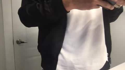 Snapshot of samwise2418 chatting on 09-15-25, 12:43 Sam W dick strip tease online show from 09-15-25, 12:43