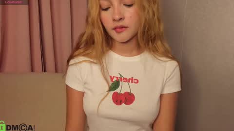 Snapshot of samy_bae chatting on 02-26-25, 10:20 Samantha online show from 02-26-25, 10:20
