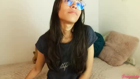 Snapshot of samyonichan chatting on 02-10-25, 07:36 Special show on 17 december and 23 UwU online show from 02-10-25, 07:36