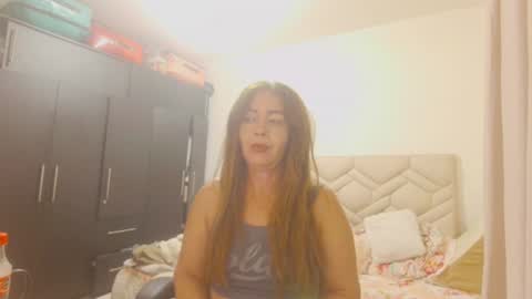 Snapshot of sanddi_milff chatting on 07-11-26, 01:30 Sanddi online show from 07-11-26, 01:30