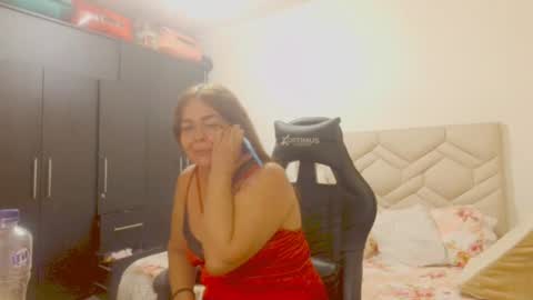 Snapshot of sanddi_milff chatting on 07-14-26, 03:44 Sanddi online show from 07-14-26, 03:44