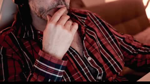 Snapshot of sanders_white chatting on 01-23-25, 12:25 Sanders online show from 01-23-25, 12:25