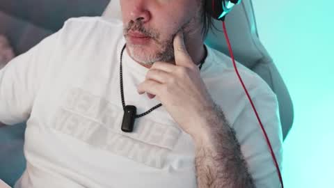 Snapshot of sanders_white chatting on 02-23-25, 03:45 Sanders online show from 02-23-25, 03:45