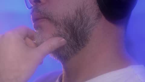 Snapshot of sanders_white chatting on 10-24-25, 01:03 Sanders online show from 10-24-25, 01:03