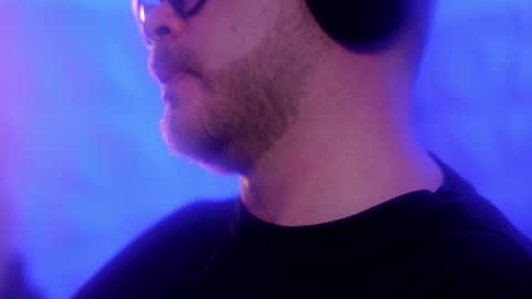 Snapshot of sanders_white chatting on 12-01-25, 01:10 Sanders online show from 12-01-25, 01:10