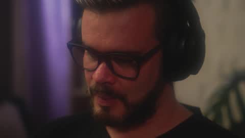 Sanders online show from 02-04-26, 02:06