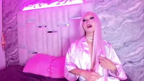 Snapshot of sandieluxx chatting on 07-14-26, 01:28 sandieluxx online show from 07-14-26, 01:28