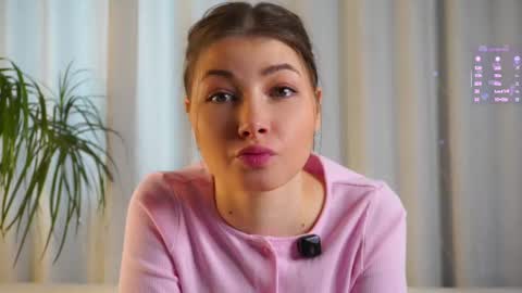 Snapshot of sandiule chatting on 03-25-26, 02:39 Emma online show from 03-25-26, 02:39