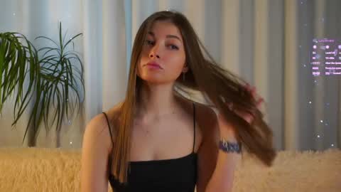 Snapshot of sandiule chatting on 04-02-26, 10:57 Emma online show from 04-02-26, 10:57