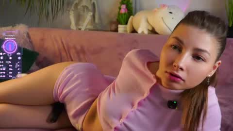 Snapshot of sandiule chatting on 04-09-26, 06:19 Emma online show from 04-09-26, 06:19