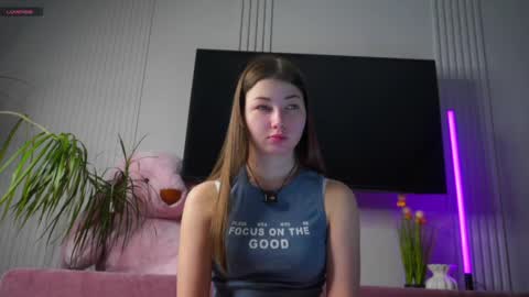 Snapshot of sandiule chatting on 04-16-26, 12:11 Emma online show from 04-16-26, 12:11