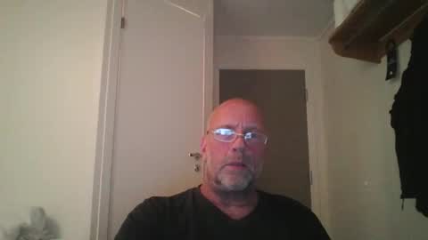 sandnesrune523 online show from 10-21-25, 05:46