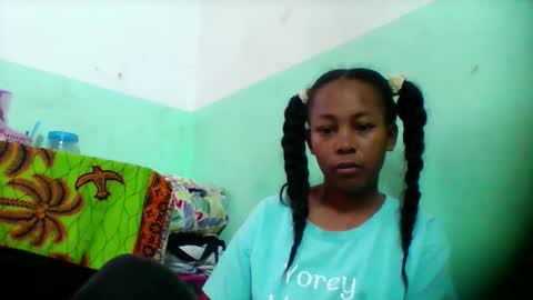 sandra1253099 online show from 11-06-25, 07:42