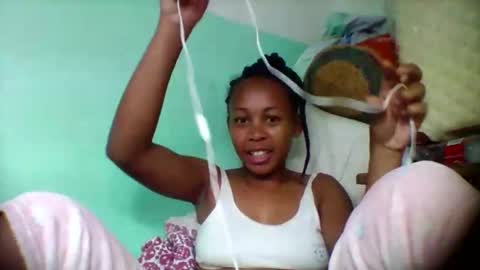 sandra1253099 online show from 12-05-25, 07:43