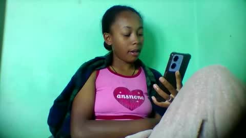 sandra1253099 online show from 03-10-26, 06:51