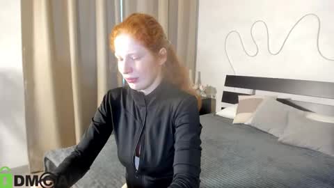 Sandra online show from 10-06-25, 01:36