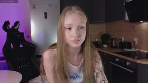 Snapshot of sandra_buika chatting on 05-25-26, 06:58 Sandra Lillys Page online show from 05-25-26, 06:58