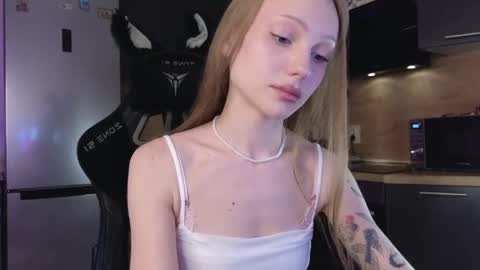 Sandra      Lillys Page    online show from 06-06-26, 05:17