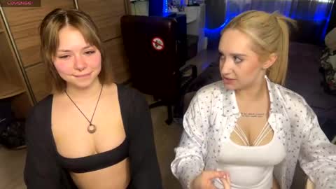 sandra dimonds online show from 05-12-26, 01:41