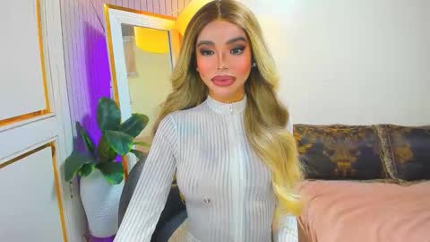 Sandra Hornball online show from 12-20-25, 12:18