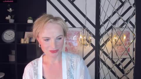 Sandra online show from 02-11-25, 05:16
