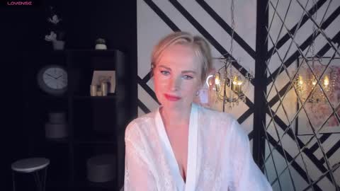 Sandra online show from 02-13-25, 08:59