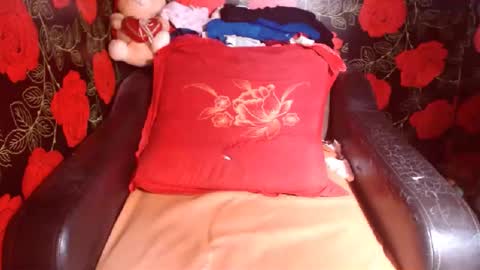 Sandra online show from 11-06-25, 05:47