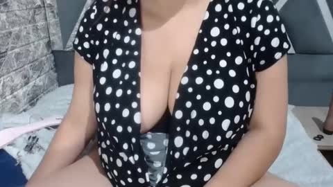 sandraclarkx69 online show from 02-02-25, 10:57