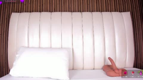 Snapshot of sandramilerr chatting on 06-24-26, 04:00 Sandra online show from 06-24-26, 04:00