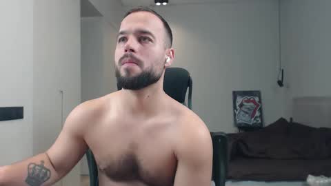 Snapshot of sandro_best chatting on 03-04-26, 01:28 DeAlex online show from 03-04-26, 01:28