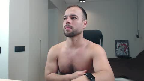 Snapshot of sandro_best chatting on 03-13-26, 09:27 DeAlex online show from 03-13-26, 09:27