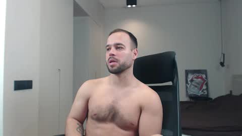 Snapshot of sandro_best chatting on 03-14-26, 10:21 DeAlex online show from 03-14-26, 10:21