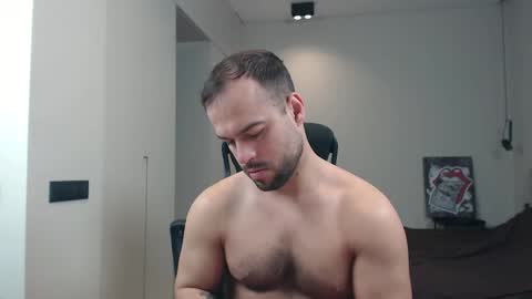 Snapshot of sandro_best chatting on 03-17-26, 10:18 DeAlex online show from 03-17-26, 10:18