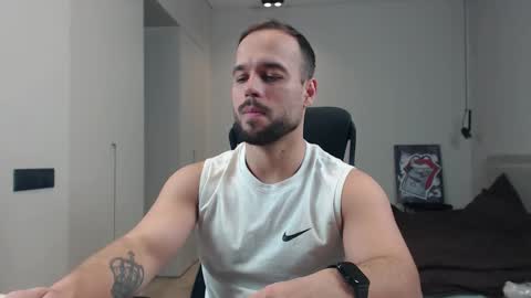 Snapshot of sandro_best chatting on 03-21-26, 12:10 DeAlex online show from 03-21-26, 12:10