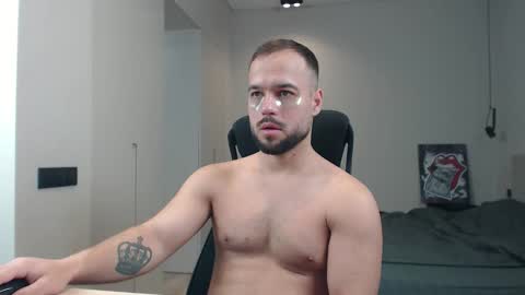 Snapshot of sandro_best chatting on 03-24-26, 09:47 DeAlex online show from 03-24-26, 09:47