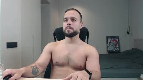 Snapshot of sandro_best chatting on 04-10-26, 09:25 DeAlex online show from 04-10-26, 09:25