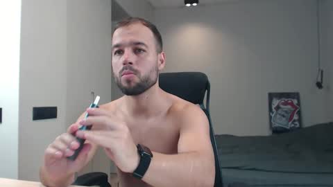 Snapshot of sandro_best chatting on 06-04-26, 09:26 DeAlex online show from 06-04-26, 09:26