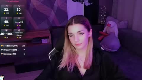 sandy_belle88 online show from 12-03-25, 09:35